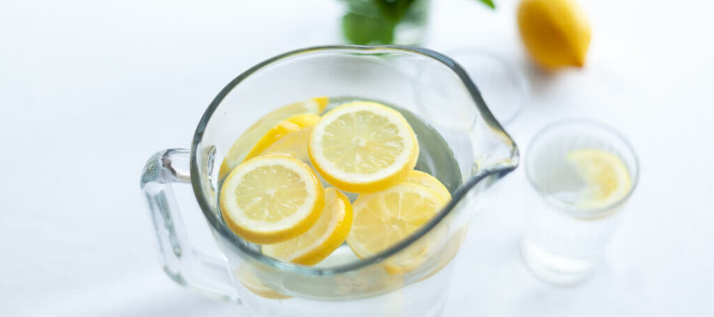 The Advantages of Drinking Lemon and Chia Water