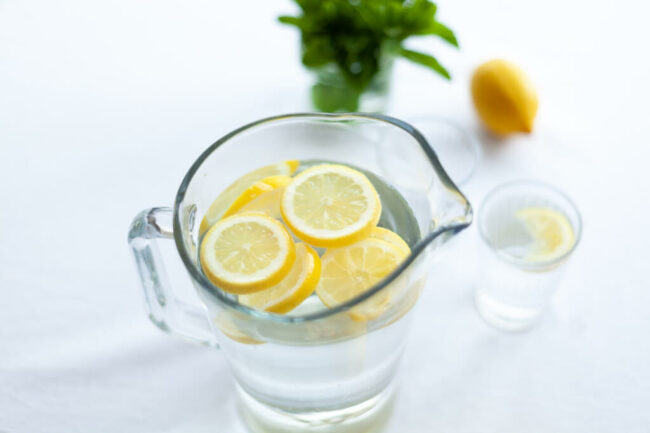The Advantages of Drinking Lemon and Chia Water