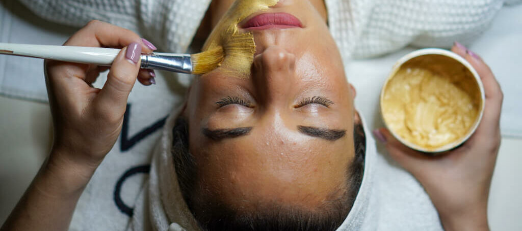 What You Need to Know About the Skincare Benefits of Turmeric